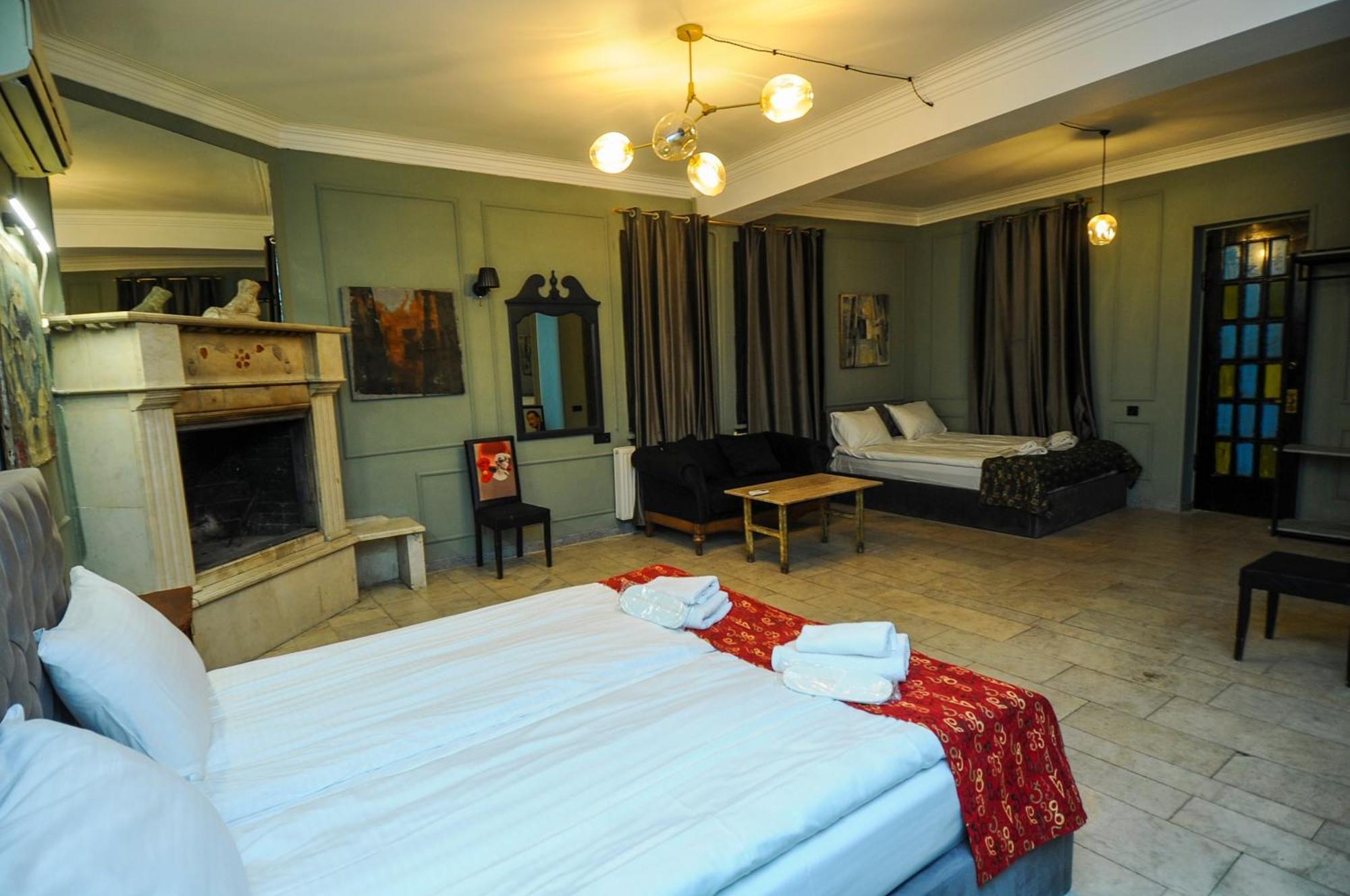 Art Hotel Home Tbilisi Exterior photo